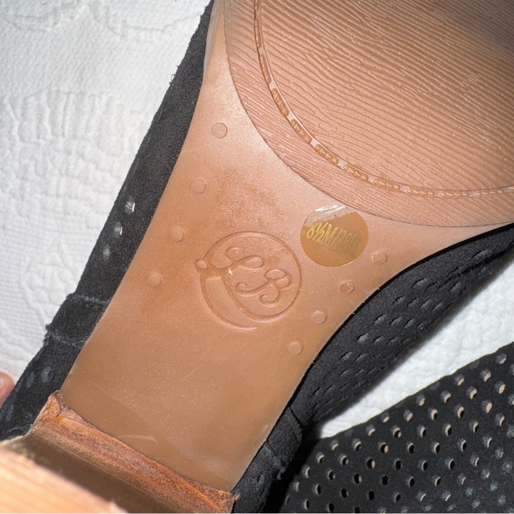 Lucky Brand Larise Black Perforated Suede Bootie Women 8.5 Open Toe Cut Out Side - Picture 9 of 9